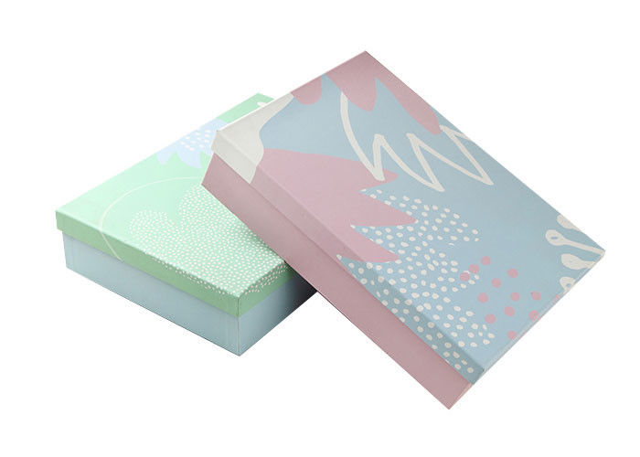生物分解性の習慣はギフト用の箱のアート ペーパー材料CMYK/Pantone色を印刷しました サプライヤー